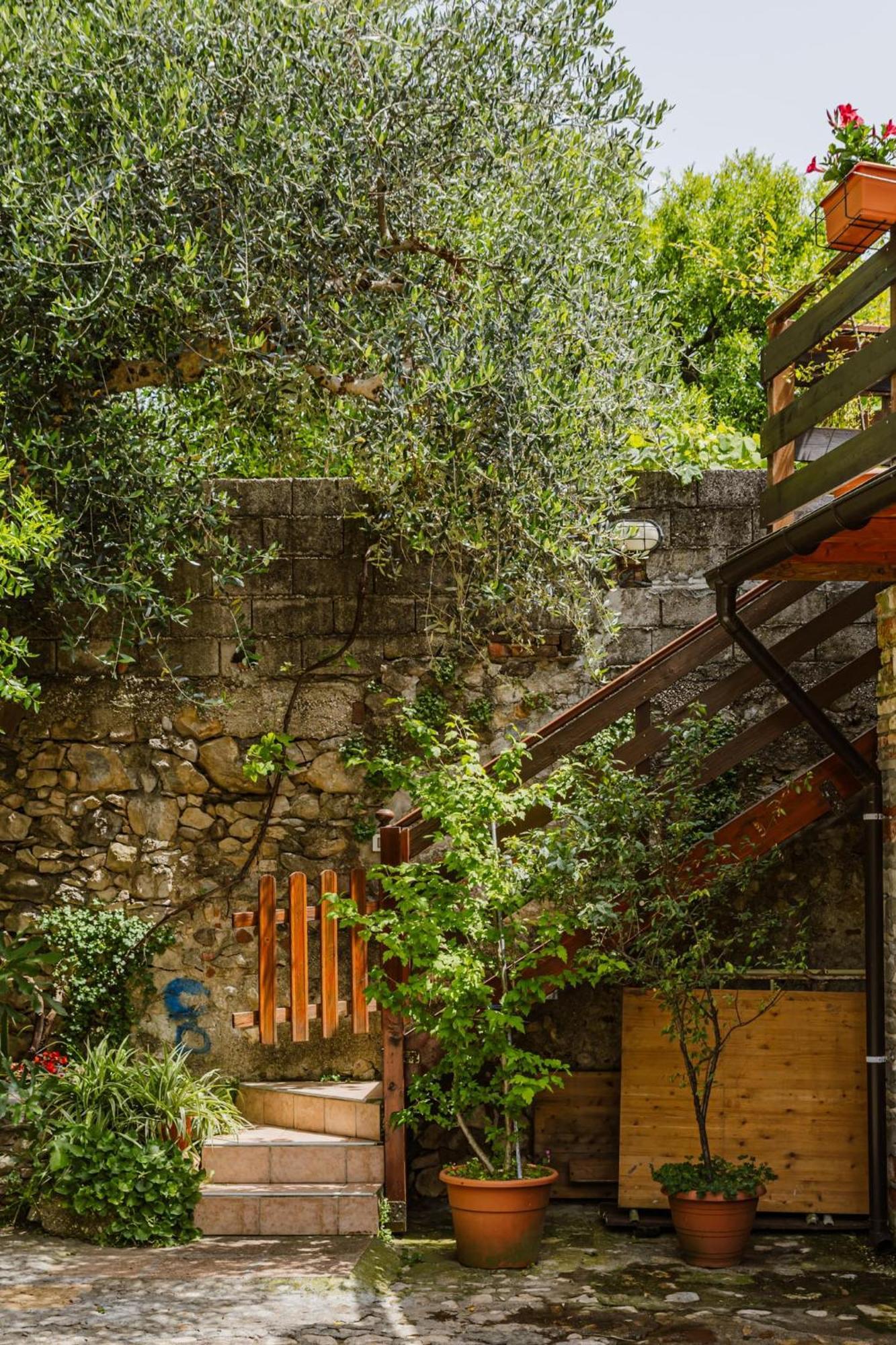 شقة Cozy Castello مانربا ديل جاردا المظهر الخارجي الصورة