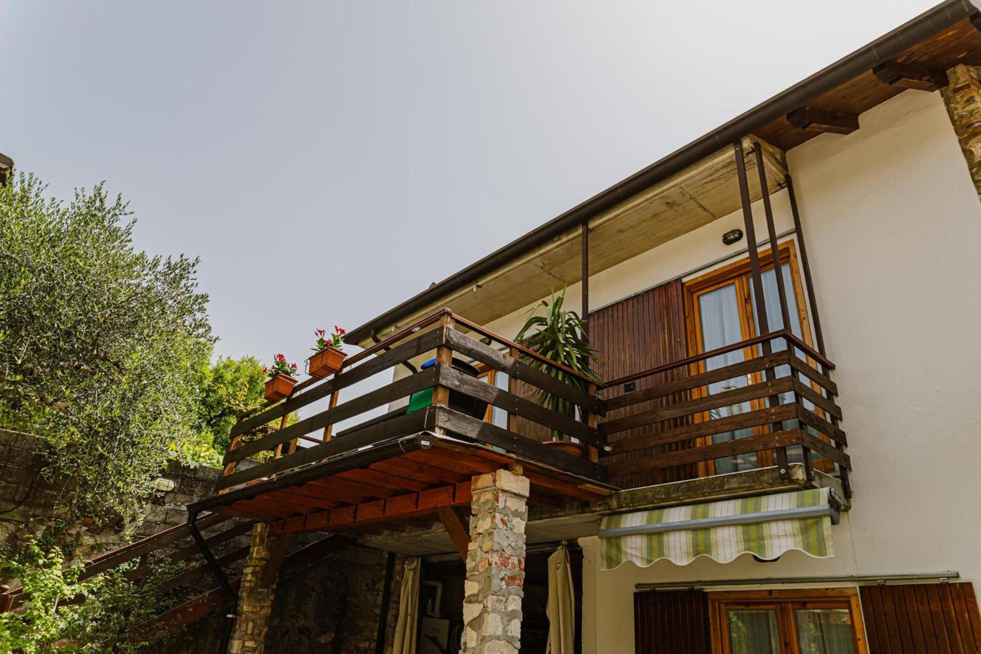 شقة Cozy Castello مانربا ديل جاردا المظهر الخارجي الصورة