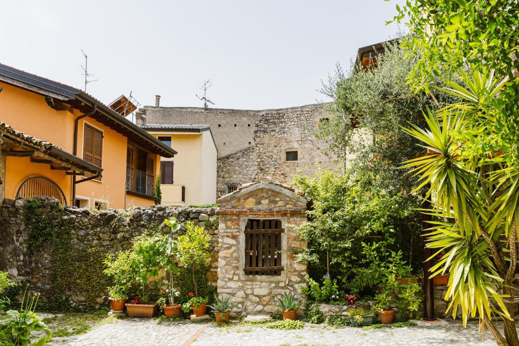 شقة Cozy Castello مانربا ديل جاردا المظهر الخارجي الصورة