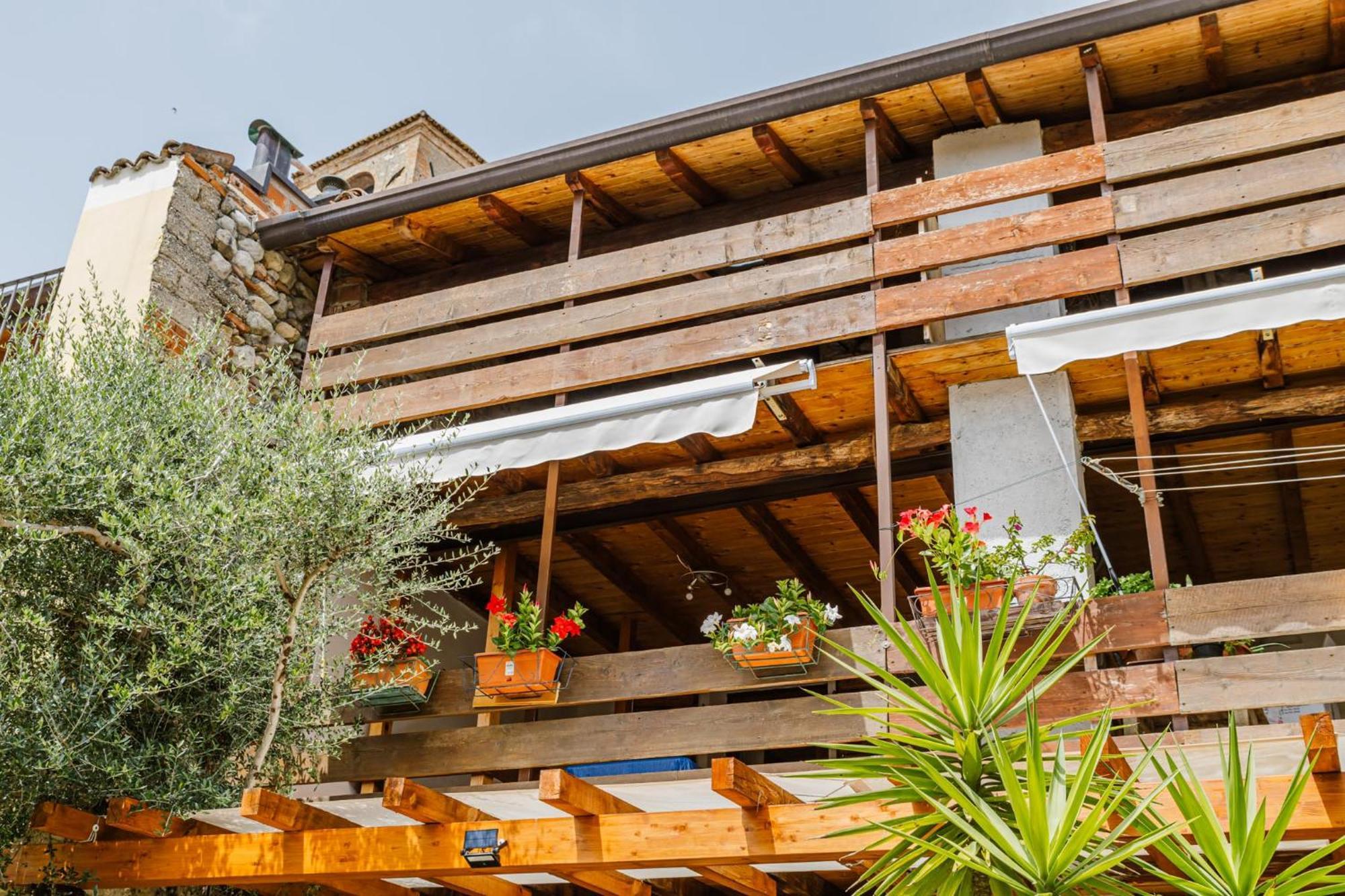 شقة Cozy Castello مانربا ديل جاردا المظهر الخارجي الصورة